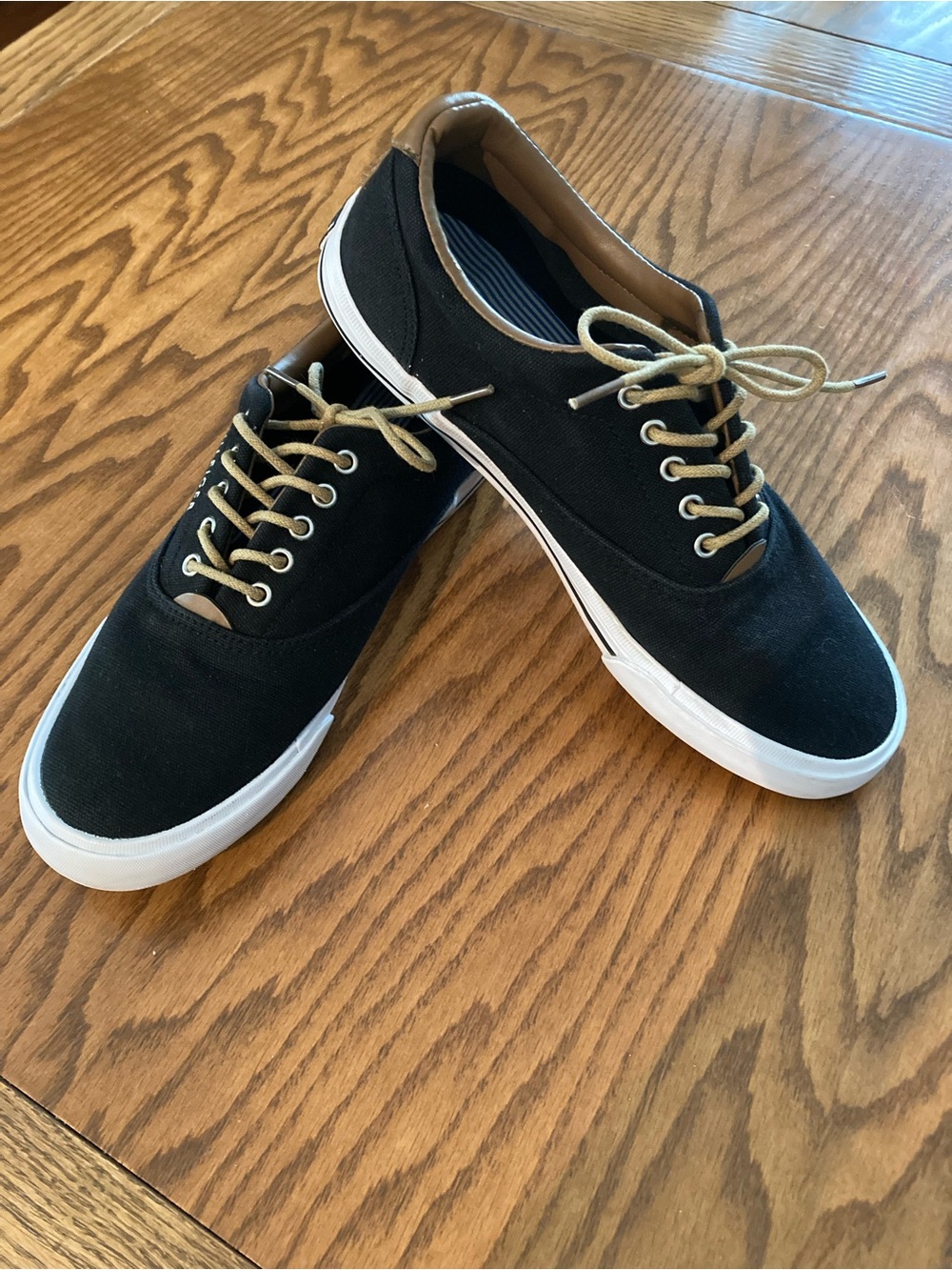 Tommy Hilfiger Men’s Canvas Black Low Top Casual Sneakers, Sz 8.5